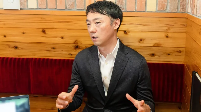 お話しされる髙橋さま